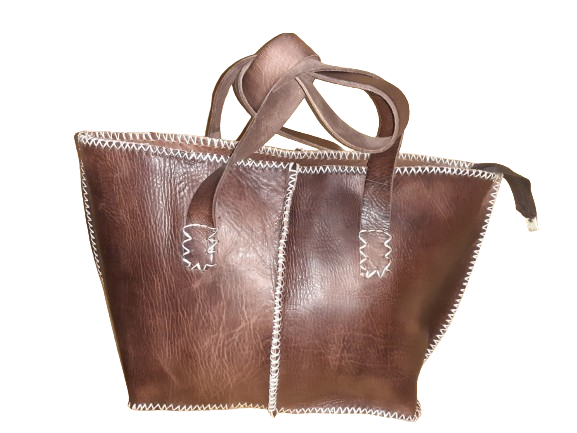 Bolso mediano de vacuno con hilo blanco