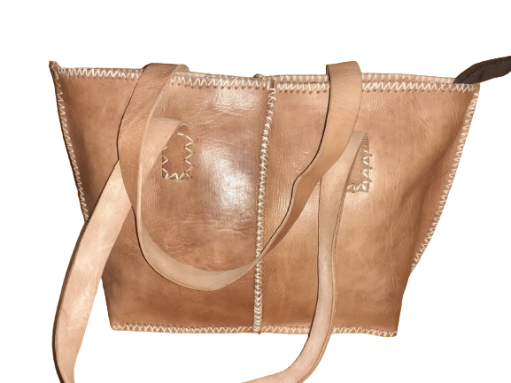 Bolso mediano de vacuno con hilo blanco