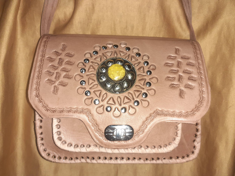 Bolso Cuadrado labrado piedra click