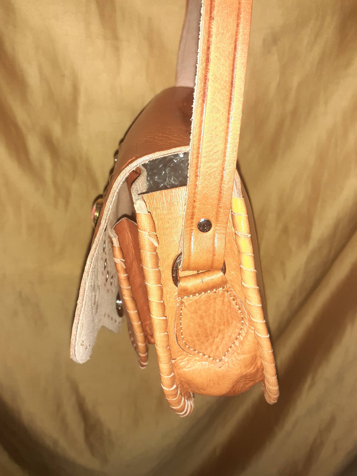 Bolso de piedra forma hoja