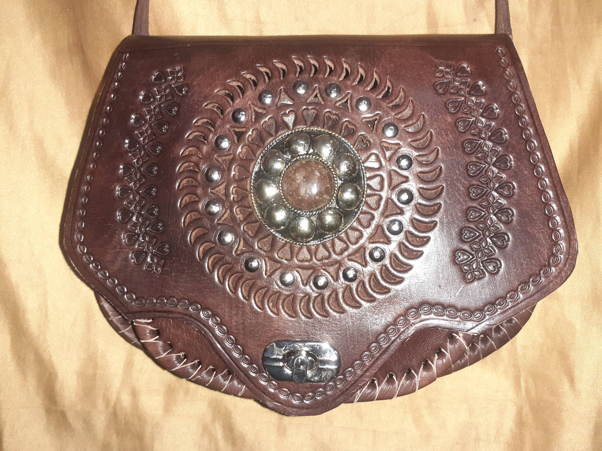 Bolso de piedra forma hoja