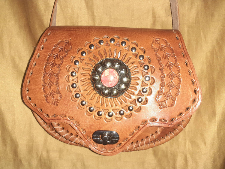 Bolso de piedra forma hoja