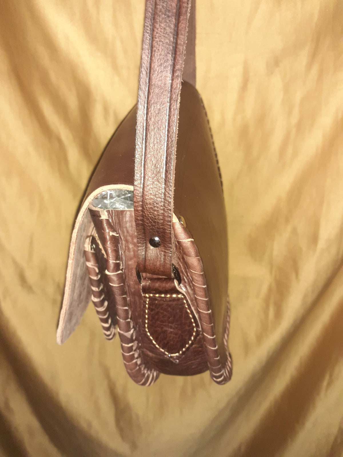 Bolso de piedra forma hoja