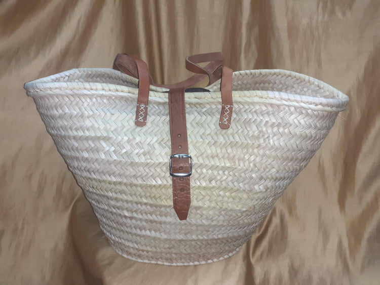 Bolso capazo de hebilla plateada