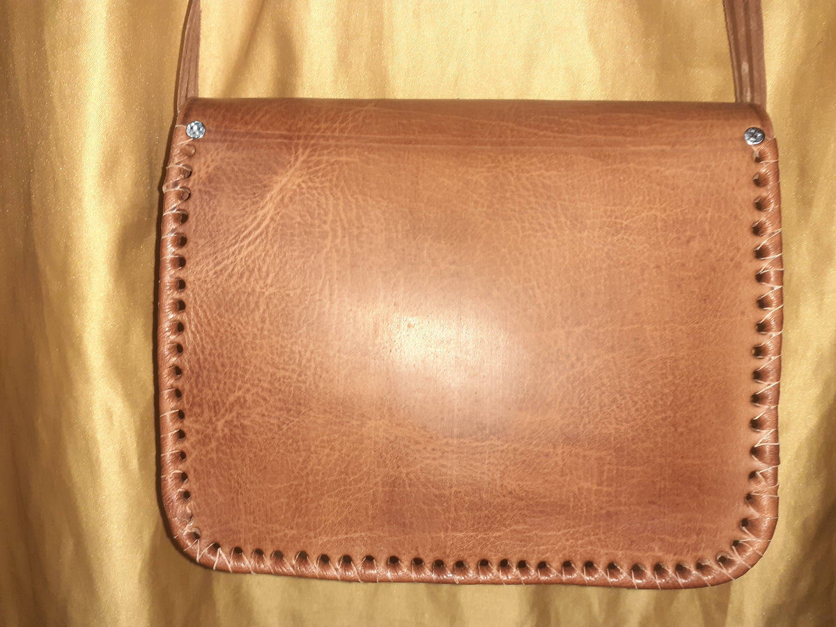 Bolso Cuadrado labrado piedra click