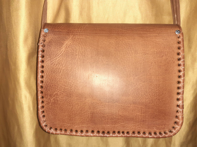 Bolso Cuadrado labrado piedra click